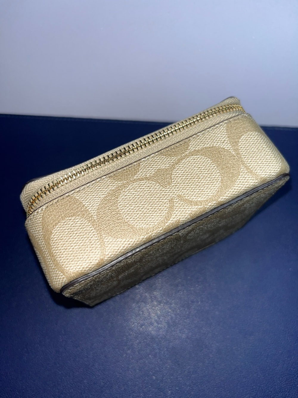 SOLD -  COACH Signature Canvas Jewelry Case - Picture 4 of 11